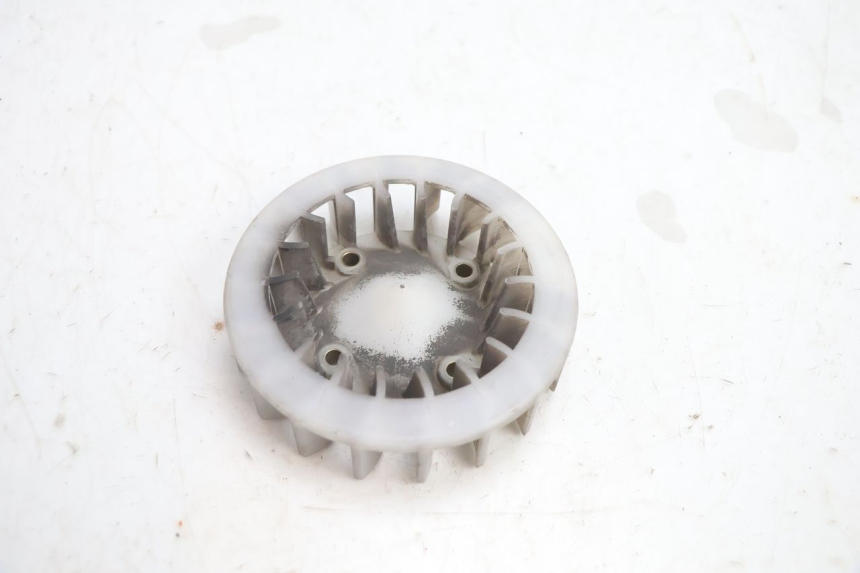photo de VENTILATOR PEUGEOT TREKKER 50 (1995 - 2004) - Detail van het onderdeel
