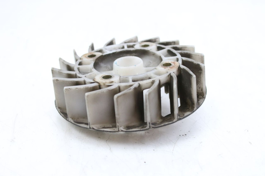 photo de VENTILATOR PEUGEOT TWEET 125 (2010 - 2017) - Detail van het onderdeel