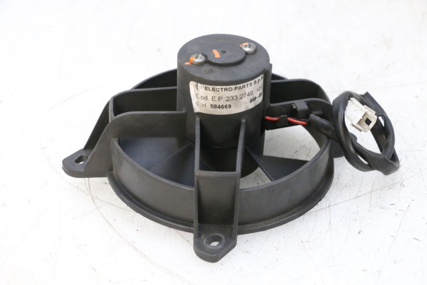 photo de VENTILATOR PIAGGIO VESPA GTS SUPER IE 125 (2009 - 2016) - Detail van het onderdeel
