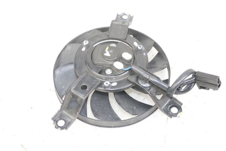 photo de VENTILATOR YAMAHA XMAX X-MAX ABS 125 (2017 - 2020) - Zoom op gebruiksstaat