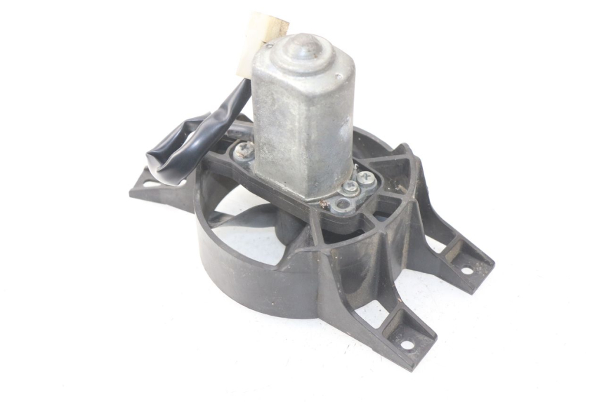 photo de VENTILATOR PIAGGIO X9 125 (2000 - 2003) - Detail van het onderdeel