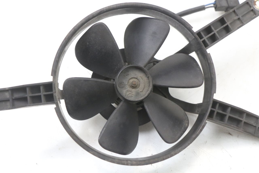 photo de VENTILATOR KYMCO XCITING 250 (2006 - 2009) - Detail van het onderdeel