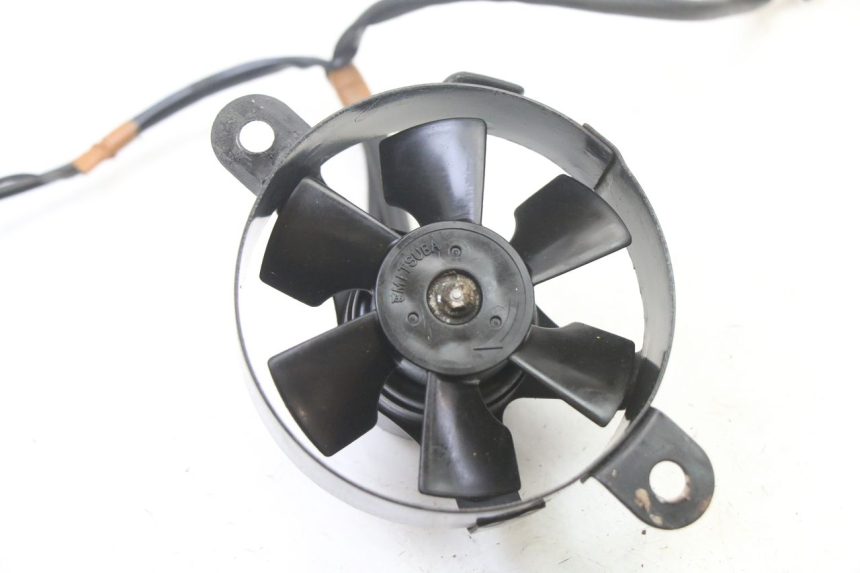 photo de VENTILATOR HONDA XLV VARADERO 125 (2000 - 2006) - Detail van het onderdeel