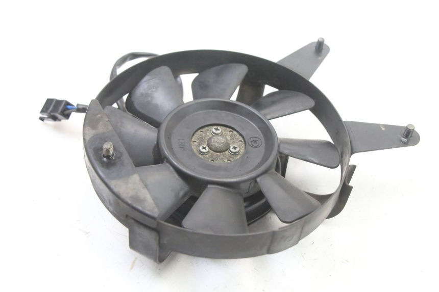 photo de VENTILATOR YAMAHA FZS FAZER 600 (2001 - 2003) - Detail van het onderdeel