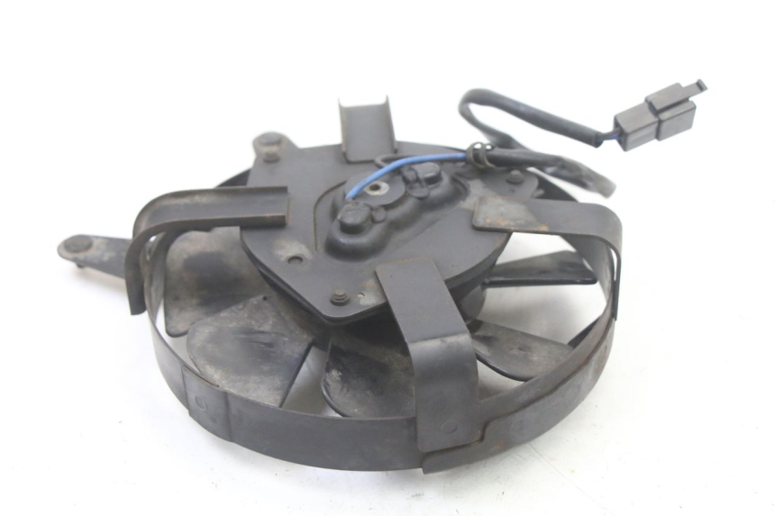 photo de VENTILATOR YAMAHA FZS FAZER 600 (2001 - 2003) - Andere kijkhoek