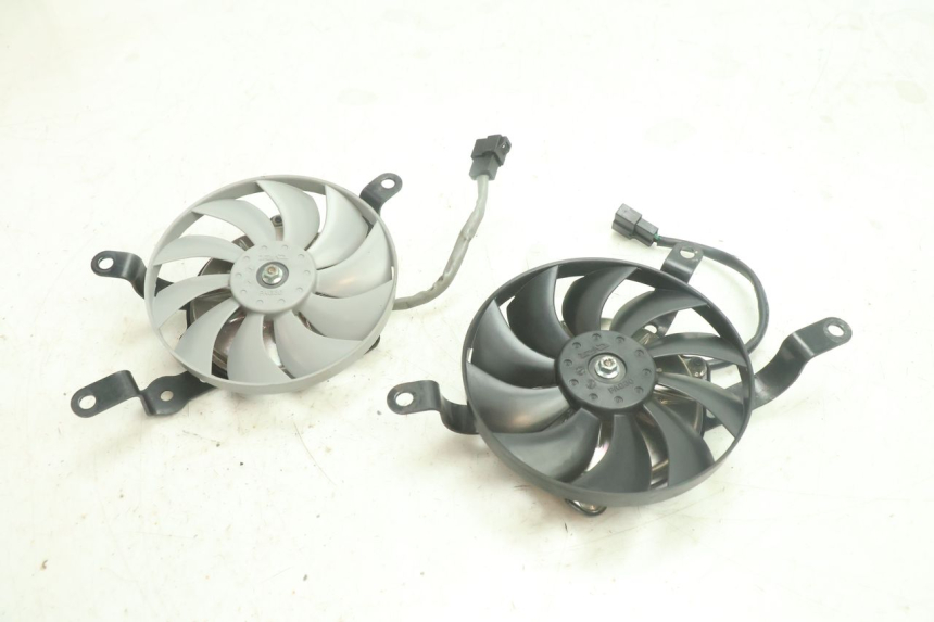 photo de VENTILATOR YAMAHA YZF R6 600 (2008 - 2009) - Hoofdaanzicht