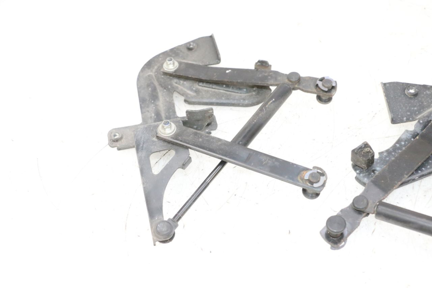 photo de KOFFERRUIMTE-VEER PEUGEOT SATELIS 125 (2013 - 2018) - Zoom op gebruiksstaat