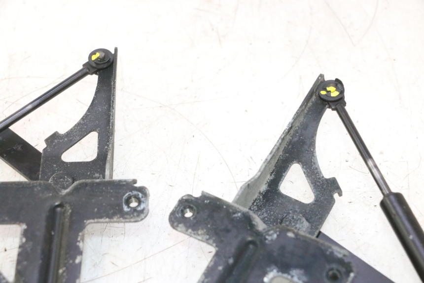 photo de KOFFERRUIMTE-VEER PEUGEOT SATELIS 125 (2006 - 2009) - Detail van het onderdeel