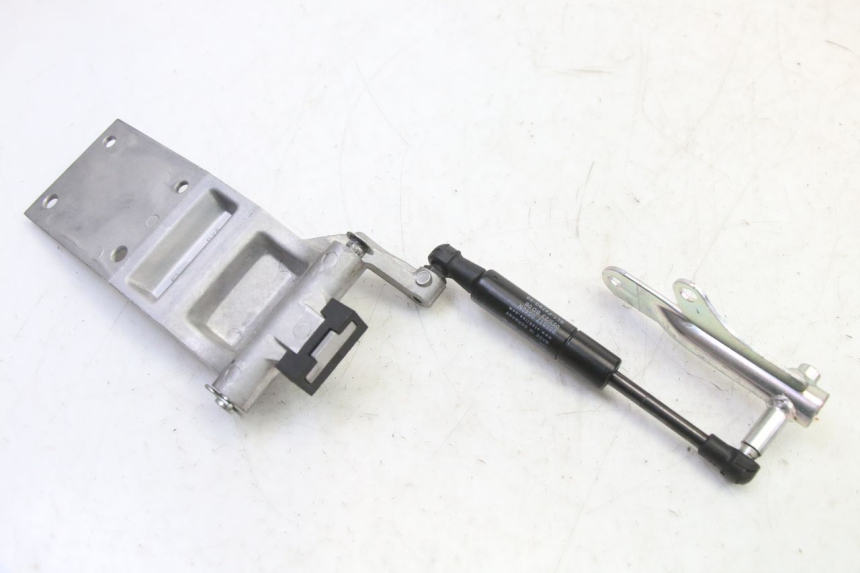 photo de KOFFERRUIMTE-VEER YAMAHA XMAX X-MAX 125 (2021 - 2025) - Technische close-up