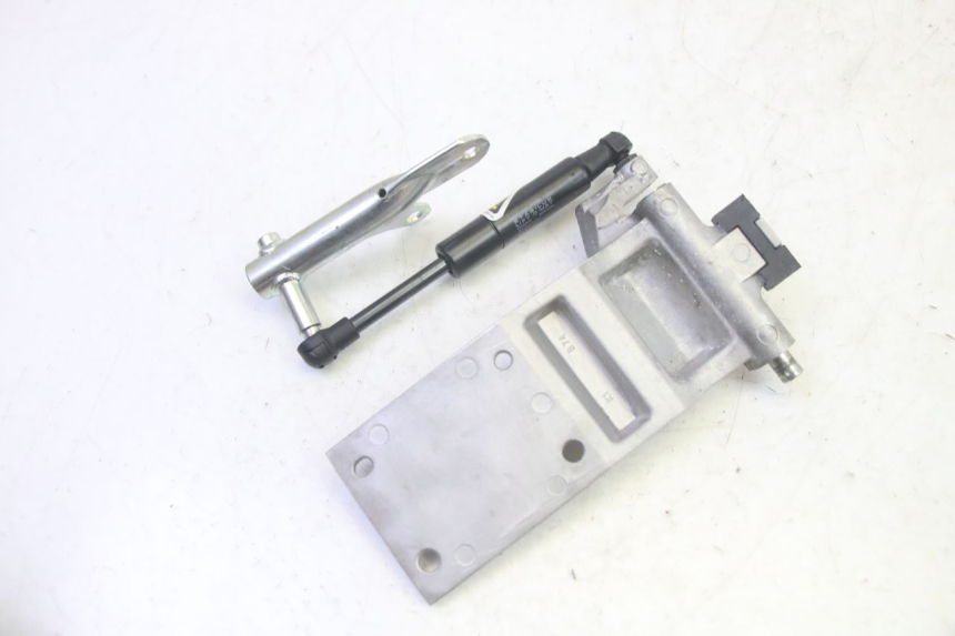 photo de Zadelcilinder YAMAHA TRICITY 300 (2020 - 2024) - Detail van het onderdeel