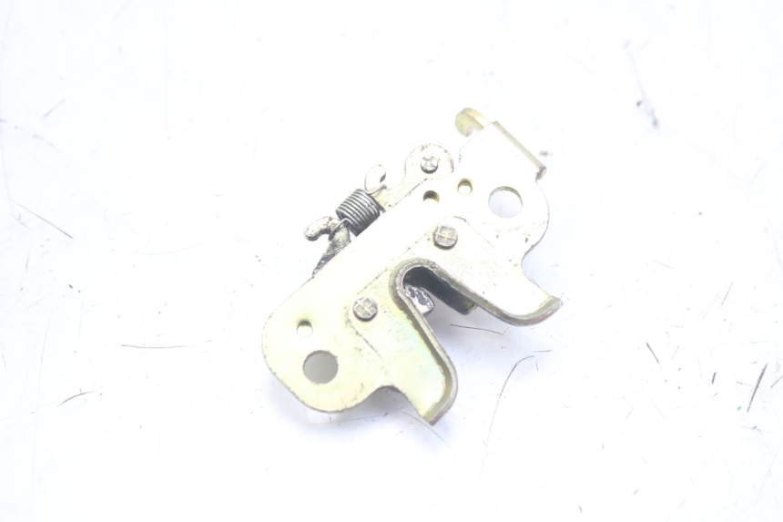 photo de ZADENVERGRENDELING PEUGEOT KISBEE 4T 50 (2010 - 2017) - Detail van het onderdeel