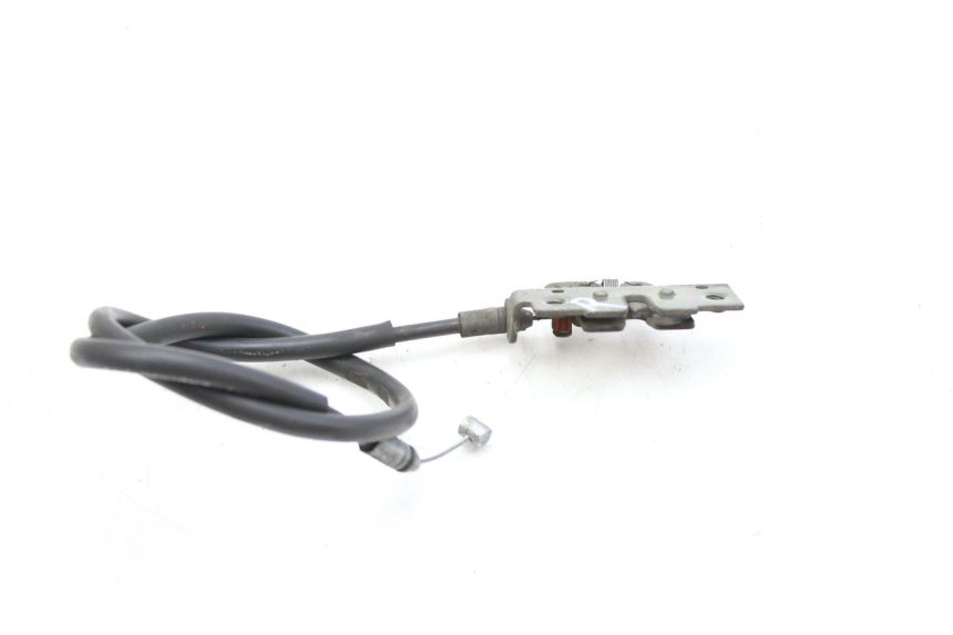 photo de DEKSELVERGRENDELING HONDA FES PANTHEON 125 (2003 - 2007) - Technische close-up