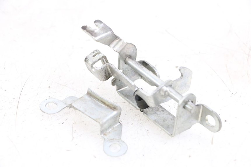 photo de LUCHTDEKSELVERGRENDELING HONDA PCX (JF47) 125 (2012 - 2013) - Detail van het onderdeel