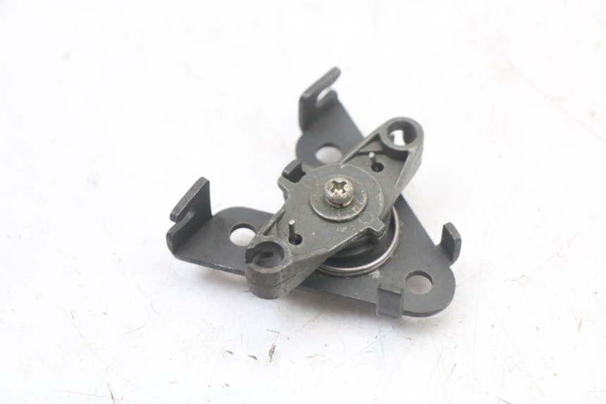 photo de DEKSELVERGRENDELING PEUGEOT DJANGO 125 (2014 - 2017) - Detail van het onderdeel