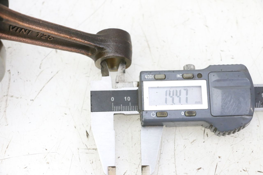 photo de KRUKAS PEUGEOT SATELIS 125 (2010 - 2012) - Detail van het onderdeel