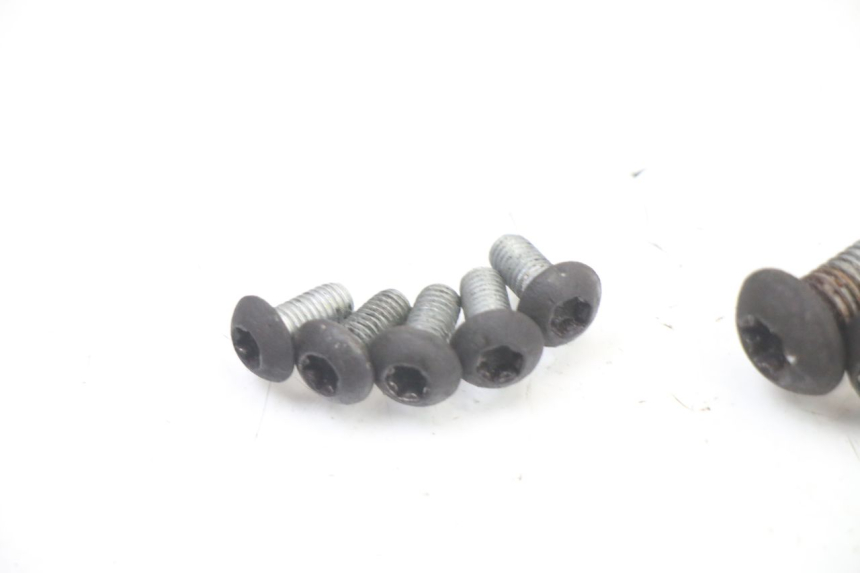 photo de REMSCHIJF BOUT BMW C1 125 (2000 - 2003) - Bevestigingspunten