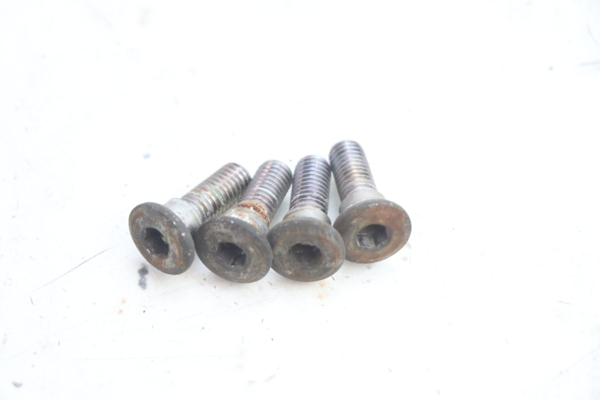 photo de REMSCHIJFSCHROEF HONDA CB TWO FIFTY 250 (1991 - 2002) - Detail van het onderdeel