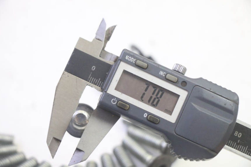 photo de REMSCHIJF BOUT KAWASAKI GPZ RX 1000 (1986 - 1988) - Technische close-up