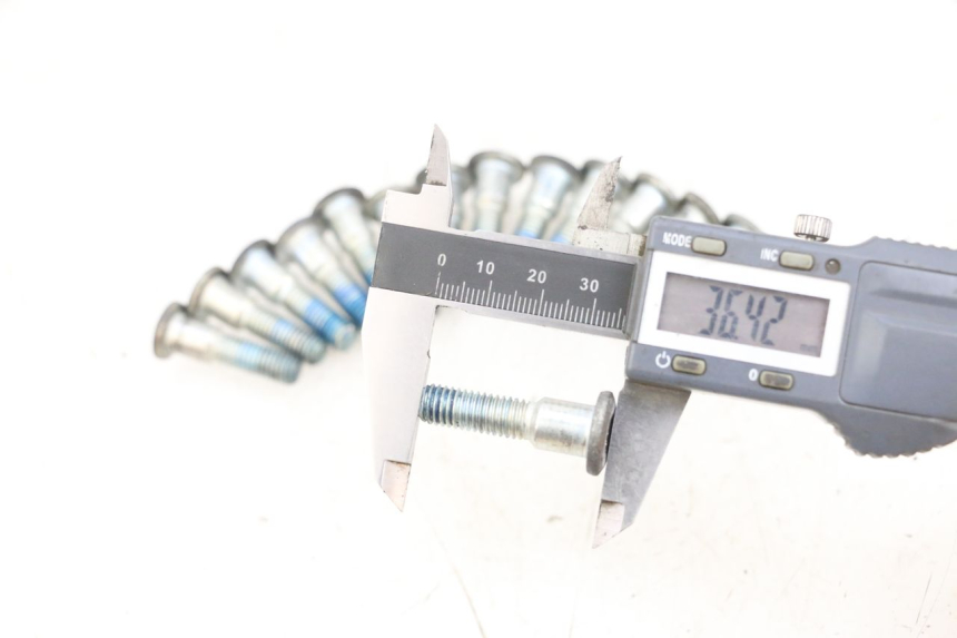 photo de REMSCHIJF BOUT SUZUKI GSF N BANDIT 600 (1996 - 1999) - Andere kijkhoek