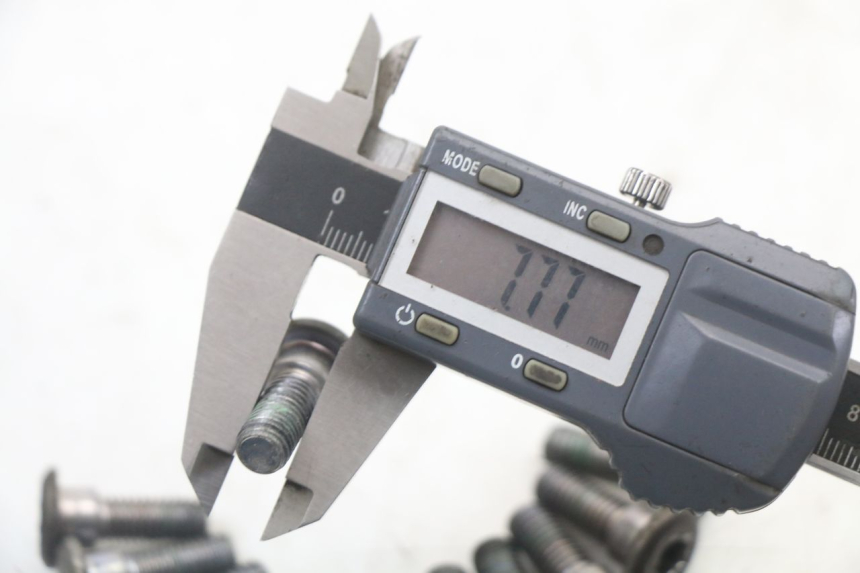 photo de REMSCHIJF BOUT HONDA CBR F 1000 (1993 - 1996) - Andere kijkhoek