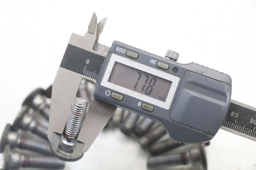 photo de REMSCHIJF BOUT KAWASAKI GTR 1000 (1994 - 2004) - Andere kijkhoek