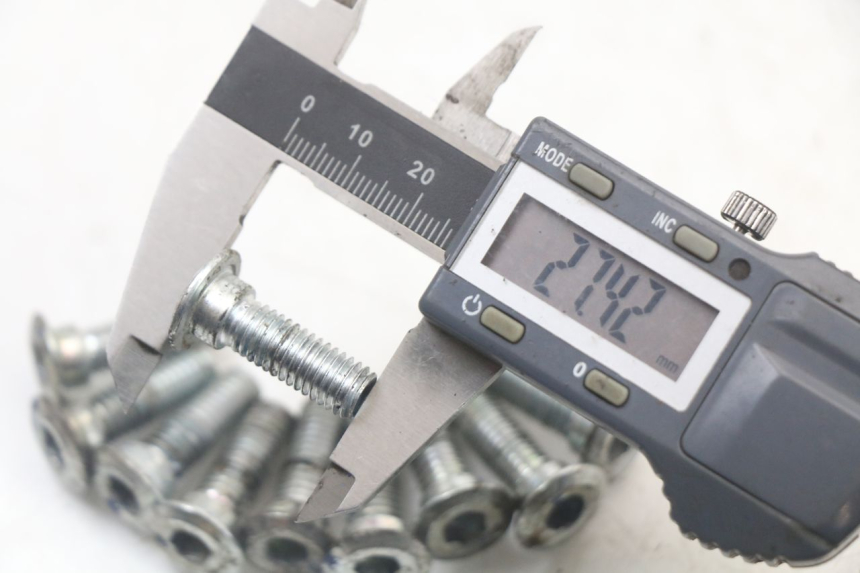 photo de REMSCHIJF BOUT MASAI SCRAMBLER SPORT 125 (2021 - 2025) - Zoom op gebruiksstaat