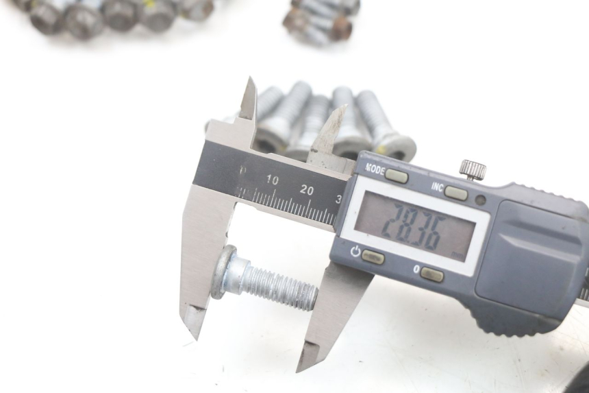 photo de REMSCHIJF BOUT MOTO GUZZI NORGE 8V GT 1200 (2011 - 2016) - Markeringen en referenties