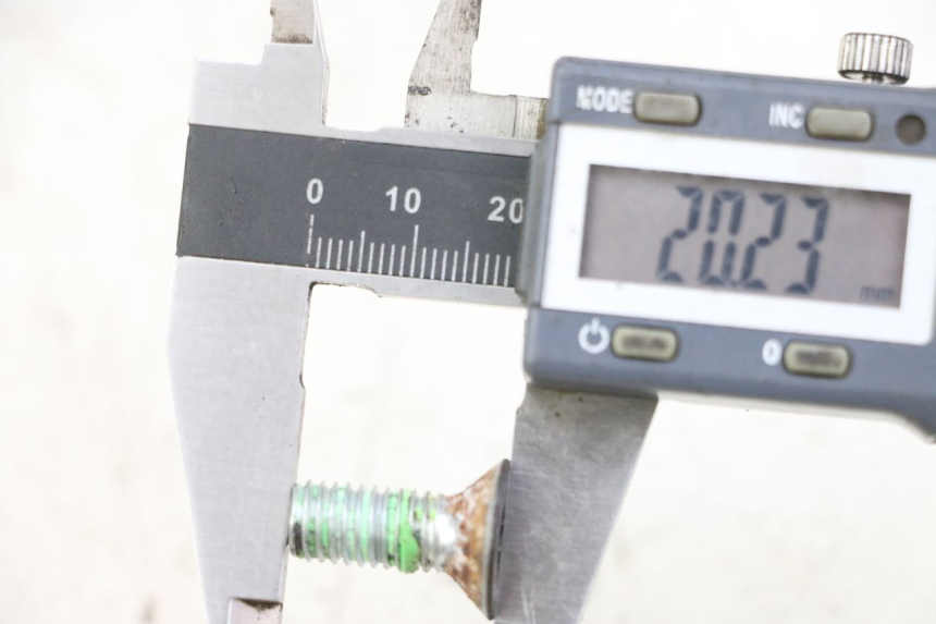 photo de REMSCHIJF BOUT PEUGEOT TKR TREKKER FURIOUS 50 (2005 - 2014) - Andere kijkhoek