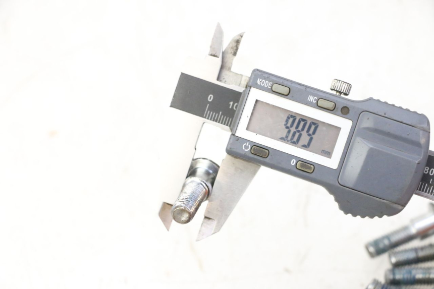 photo de REMSCHIJF BOUT TRIUMPH SPRINT 900 (1995 - 1998) - Detail van het onderdeel