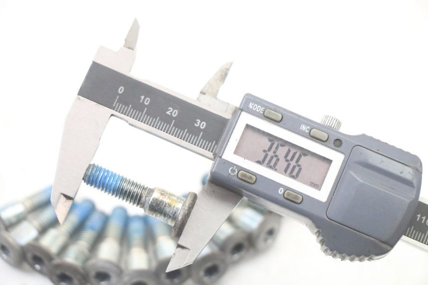 photo de REMSCHIJF BOUT SUZUKI GSF S BANDIT 600 (2000 - 2004) - Technische close-up