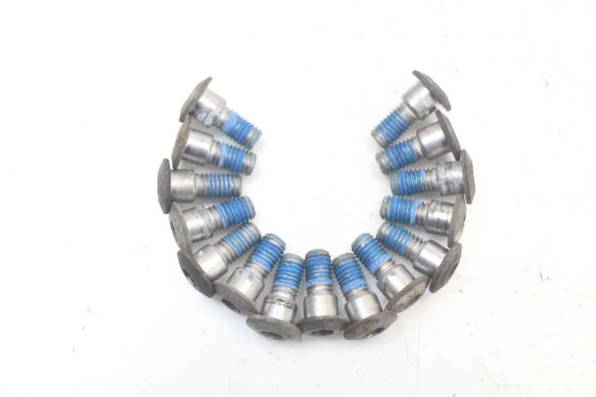 photo de REMSCHIJF BOUT SUZUKI GSR 750 (2011 - 2017) - Detail van het onderdeel