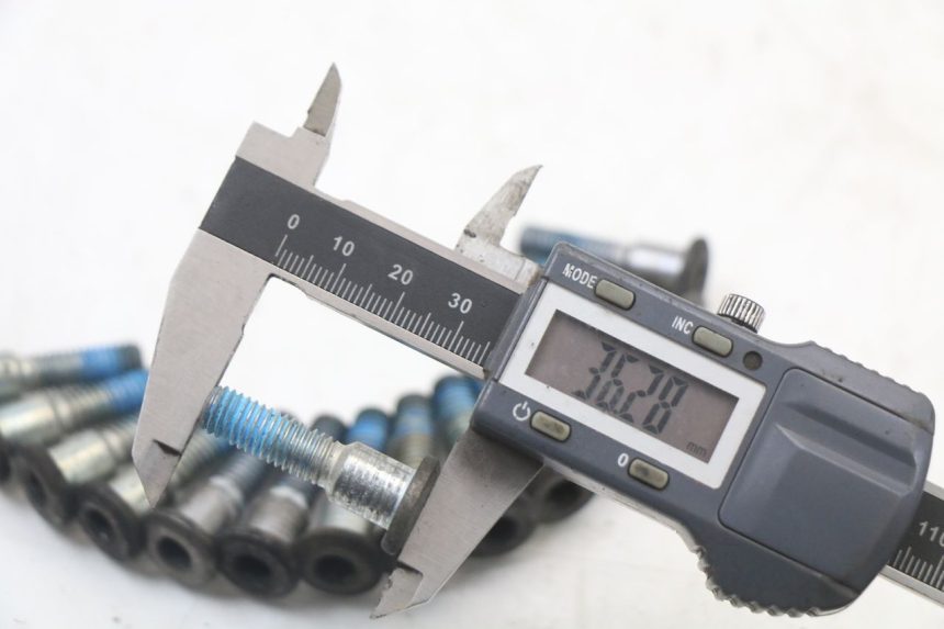 photo de REMSCHIJF BOUT SUZUKI SV S 650 (1999 - 2002) - Zoom op gebruiksstaat