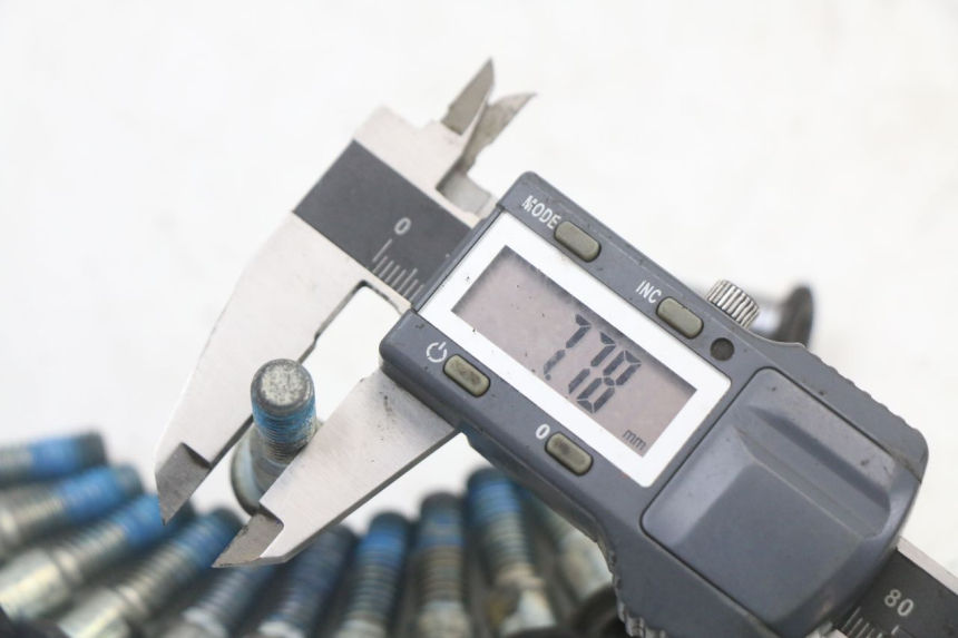 photo de REMSCHIJF BOUT SUZUKI SV S 650 (1999 - 2002) - Andere kijkhoek