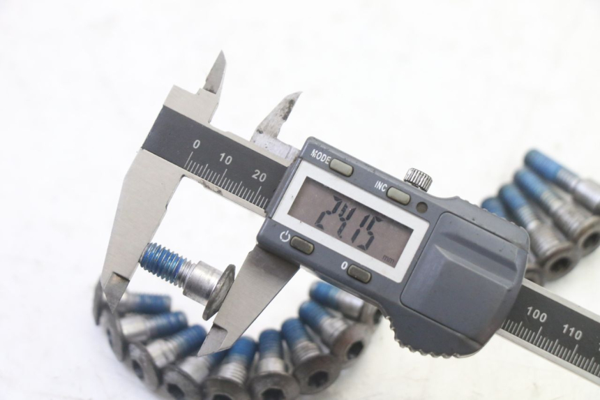 photo de REMSCHIJF BOUT SUZUKI SV S 650 (2003 - 2009) - Andere kijkhoek