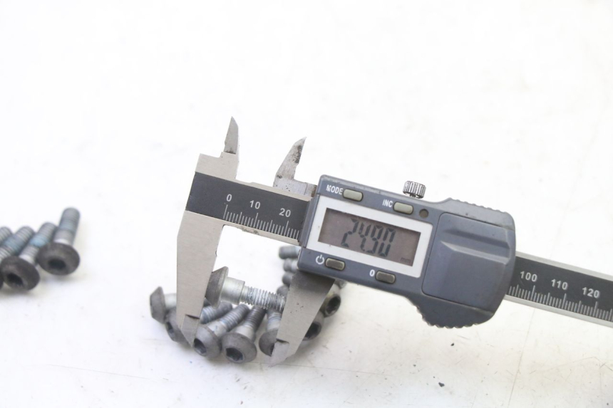 photo de REMSCHIJF BOUT YAMAHA XJ6 ABS 600 (2008 - 2016) - Bevestigingspunten