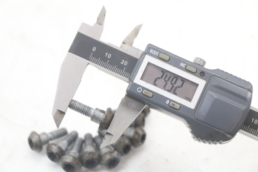 photo de REMSCHIJF BOUT YAMAHA FZ1 FAZER 1000 (2007 - 2009) - Andere kijkhoek