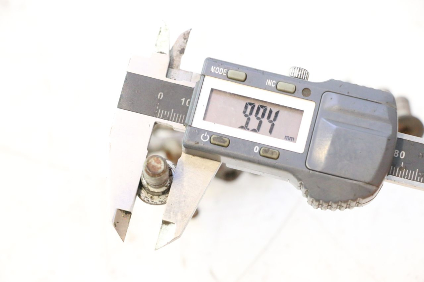 photo de REMSCHIJFSCHROEF YAMAHA YZF R6 600 (2008 - 2009) - Kenmerkende details
