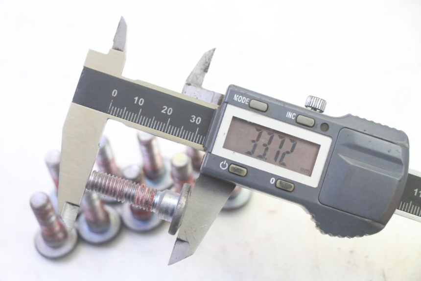 photo de REMSCHIJF BOUT KAWASAKI ZR 7 750 (1999 - 2004) - Andere kijkhoek